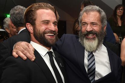 Mel y Milo Gibson.