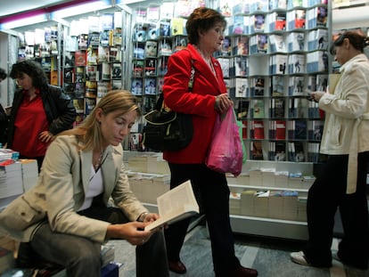 No salen las cuentas: Ellas no paran de escribir, pero se las ve menos