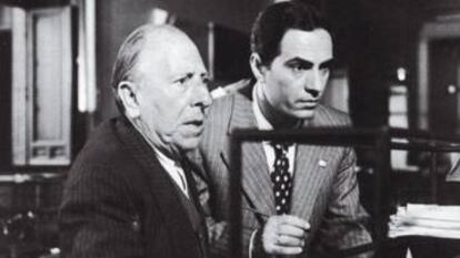 Pepe Isbert (izquierda) y Nino Manfredi, en 'El verdugo'.