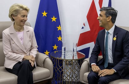 La presidenta de la Comisión Europea, Ursula von der Leyen, durante un encuentro con el primer ministro del Reino Unido, Rishi Sunak. Los miembros del G-20 —entre los que están las naciones desarrolladas como EE UU y los miembros de la Unión Europea, pero también otros países considerados emergentes como China, India o Brasil— son los responsables de alrededor del 80% de las emisiones mundiales, por eso es imprescindible que endurezcan sus compromisos de recorte de gases de efecto invernadero.