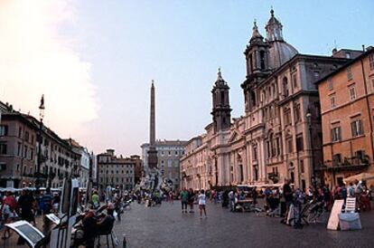 Vista de la Piazza Navona. El embajador de España controla todos los inmuebles del lado de la izquierda.