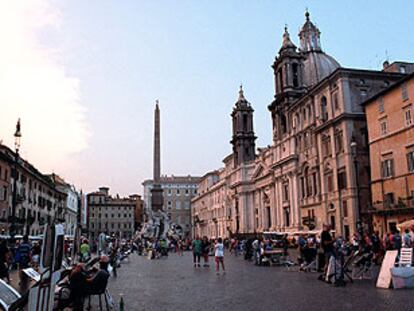 Vista de la Piazza Navona. El embajador de España controla todos los inmuebles del lado de la izquierda.