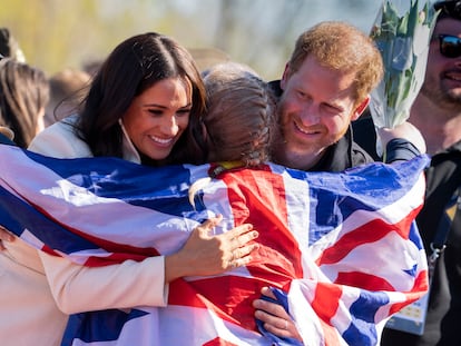 Enrique de Inglaterra y Meghan Markle durante un acto de los Juegos Invictus celebrados en La Haya, Países Bajos, el 17 de abril de 2022.