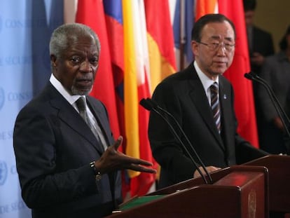 El enviado Annan y Ban, secretario general, el jueves en la sede de la ONU.