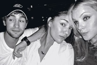 Chace Crawford, Jessica Szhor y Jessica Stam (2008).