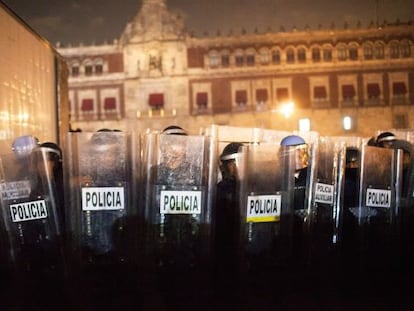 Cord&oacute;n policial durante la manifestaci&oacute;n del 20 de noviembre