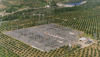 Vista a&eacute;rea de una subestaci&oacute;n el&eacute;ctrica de Endesa.