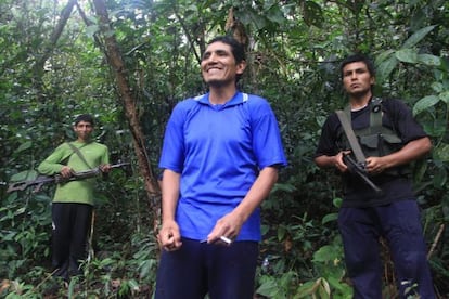 Uno de los fallecidos,Gabriel, en el centro, en la selva de Cusco en 2012