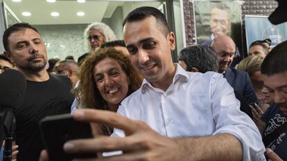 Luigi Di Maio, en la inauguración de la sede de su nuevo partido en Pomiglio D'Arco, su pueblo natal.