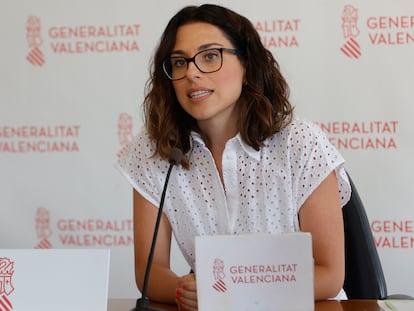 La nueva vicepresidenta y portavoz del Gobierno valenciano, Aitana Mas, durante la rueda de prensa posterior al Pleno del Consell.