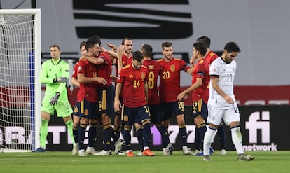 Los jugadores de la seleccin celebran un gol este martes en La Cartuja ante Alemania.