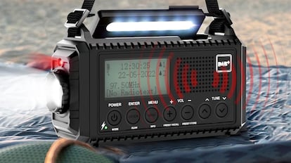 Portable radio with handle to face emergency or catastrophe situations