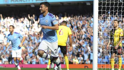 Silva celebra el primer gol del City al Watford.