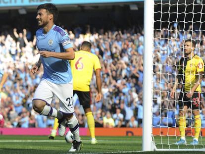 Silva celebra el primer gol del City al Watford.