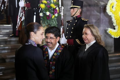 Claudia Sheinbaum, Hugo Aguilar y Yasmin Esquivel previo a la sesión de la SCJN.