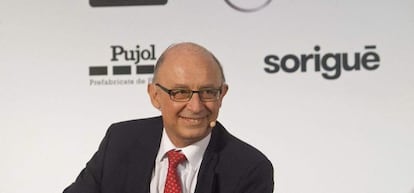 El ministro de Hacienda, Crist&oacute;bal Montoro, en la 26 &quot;Trobada empresarial al Pirineu&quot;.