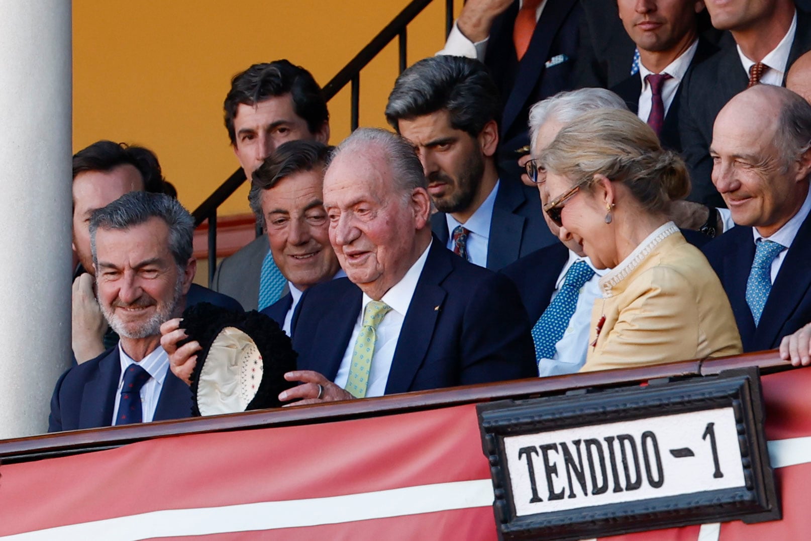 El rey emérito retrasa su regreso a Emiratos para participar en las regatas de Sanxenxo