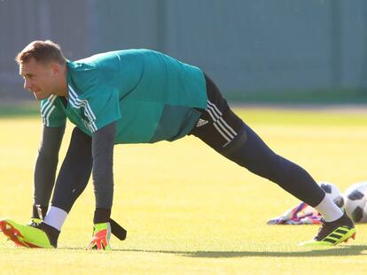 Neuer, durante el entrenamiento de Alemania previo a su debut en el Mundial ante México.