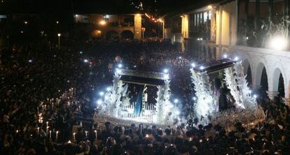 Encuentro entre el Cristo Nazareno y la Virgen Dolorosa.