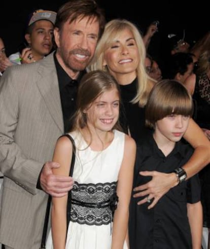 Chuck Norris y su familia en 2012.
