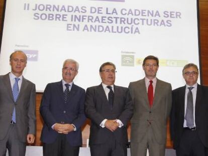 Participantes en las II Jornadas de la Cadena Ser sobre Infraestructuras en Andaluc&iacute;a. 