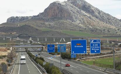 Vista de la A-92 a su paso por Antequera (Málaga).