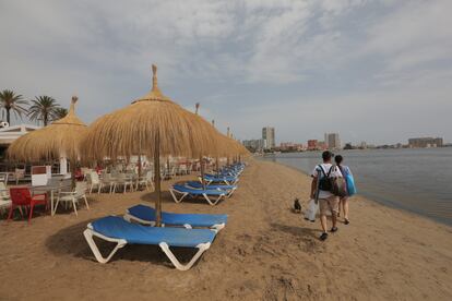 The empty Isla de Ciervo beach in Cartagena on Monday, as visitors stay away due to the environmental situation at the Mar Menor.