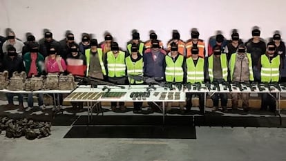 Las 27 personas detenidas en el municipio de Iturbide, Nuevo León, el 15 de enero de 2025.