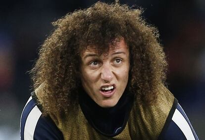 David Luiz y su pelazo durante el calentamiento en Stamford Bridge.