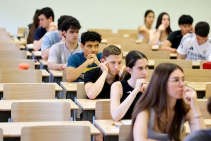 Examen de la convocatoria extraordinaria de la Selectividad, en julio, en la Facultad de Ciencias Químicas de la Universidad Complutense de Madrid.