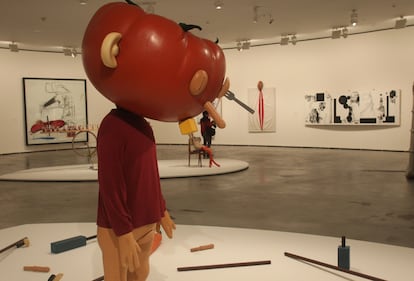 <i>Cabeza de tomate</i> del estadounidense Paul McCarthy ofrece una mirada irreverente y subversiva al cuerpo humano.