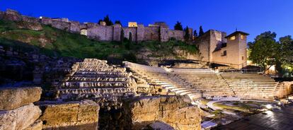 La alcazaba desde el Teatro Romano.