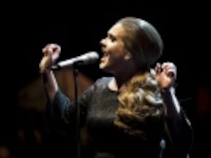 A cantora estreou 30 segundos da sua nova música durante o intervalo do ‘The X Factor’ britânico, e agita as redes sociais