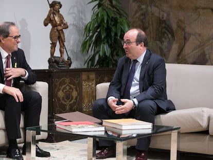 Reunión entre Torra e Iceta en el Parlament durante la ronda de contactos del president de la Generalitat con los grupos parlamentarios.