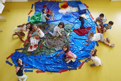 Grupo de niños en el campamento del Museo ABC