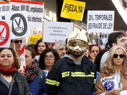 Manifestación de 3.000 trabajadores interinos del sector público en Madrid el pasado mes de febrero, denunciando la precariedad, el fraude en la contratación y el abuso de temporalidad.