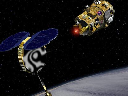 Ilustración del vehículo <i>Dart</i> acercándose al satélite <i>Mublcom.</i>
