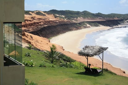 Vistas a la playa desde el hotel Kilombo Villas, en Sibaúma (Río Grande do Norte, Brasil).