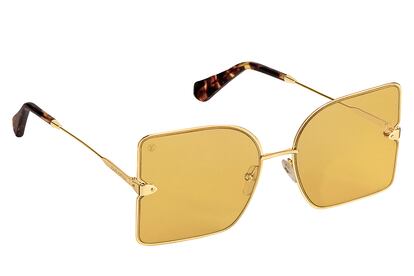 Las gafas de sol Le Magnifique incorporan tachuelas que simulan las que coronan los baules de la casa. De Louis Vuitton (450 euros).