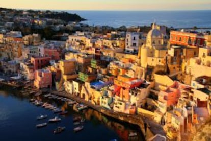 El puerto de Corricella, en la isla de Procida.