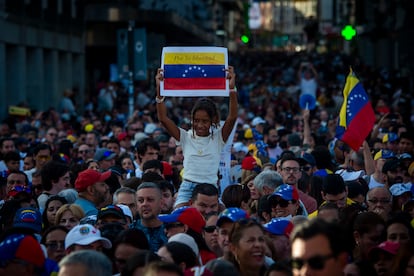 Cientos de banderas amarillo, azul y rojo han inundado la capital española. 