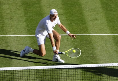 Struff volea en la red.