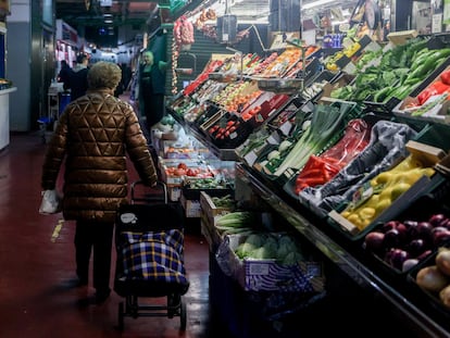 Persona en un mercado de Madrid.