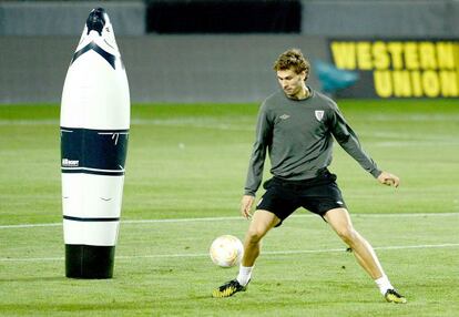 Llorente en el entrenamiento en Praga.