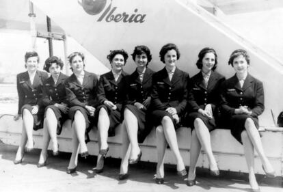 La compañía empezó a contratar azafatas en 1946. Desde entonces, las auxiliares de vuelo se han convertido en una de las señas de identidad de la firma.