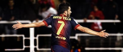 Villa celebra el primer gol del Barça en Vallecas. 