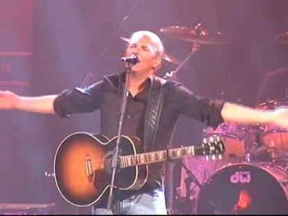 Kevin Costner canta en Barcelona