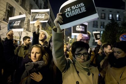 Concentració a Madrid en protesta per l'atemptat de París.