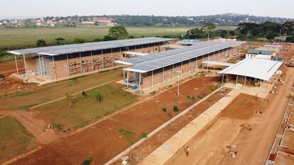 Vista general del Centro de Cirugía Pediátrica de Entebbe proyectado por RPBW y TAM Associati. 