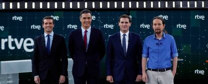 El líder del PP, Pablo Casado; el del PSOE, Pedro Sánchez; el de Ciudadanos, Albert Rivera; y el de Unidas Podemos, Pablo Iglesias, en el debate.